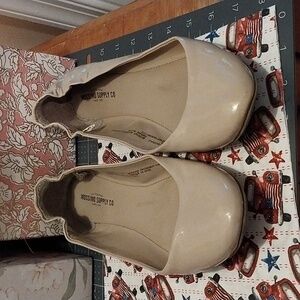 Mossimo Supply Co Nude Flats Gently Used